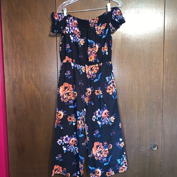 Black Floral Wide Leg Romper - Picture 7 of 9